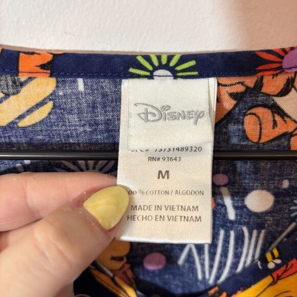 Disney, Winnie the Pooh, spring scrub top medium - Picture 9 of 12